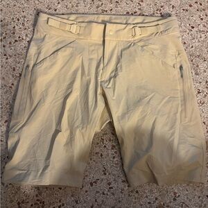 Rapha men’s  Trail Shorts medium